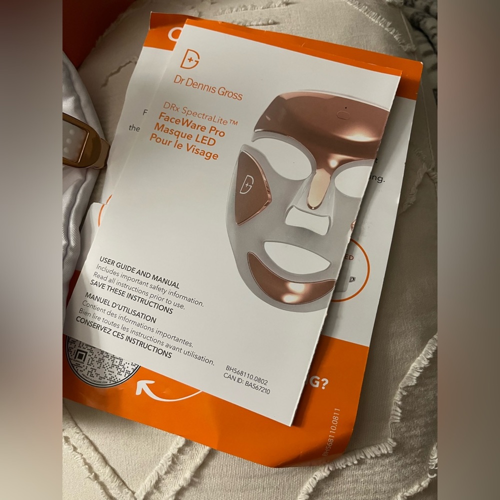 Dr. Dennis Gross DRx SpectraLite FaceWare Pro LED Mask - White and Gold - Picture 2 of 9